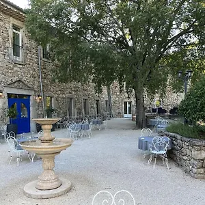 Hotel Logis Restaurant Le Domaine De L'eau Vive